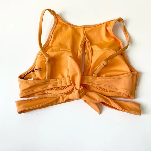 Sz. 32B Target Shade & Shore Bikini Top NWOT (SS1) - Picture 2 of 11